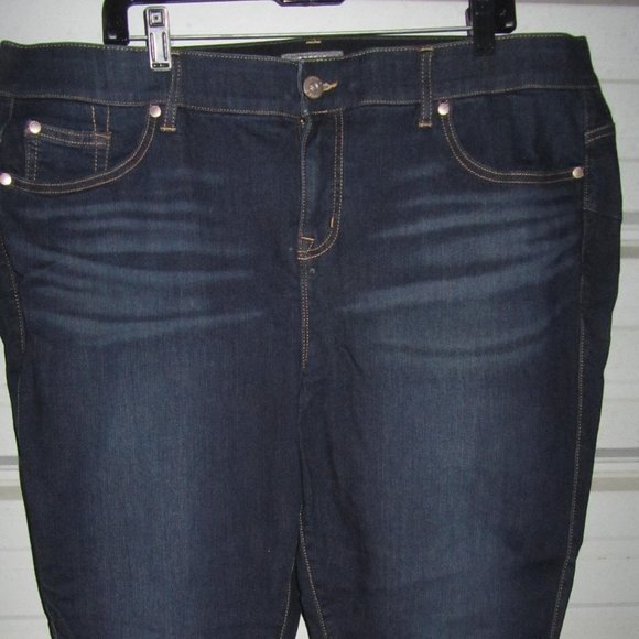 Torrid Plus Size 22 Crop Bombshell Skinny Premium Stretchy High-Rise Jeans - Picture 3 of 4